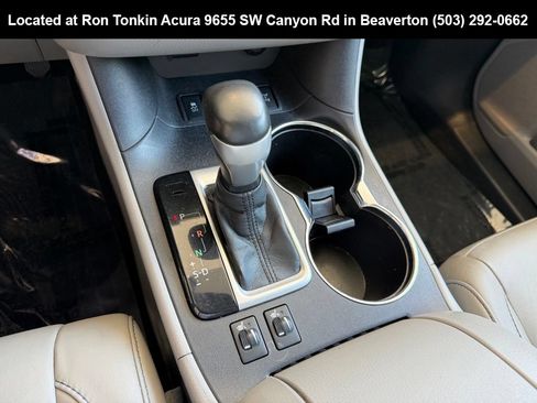 Used 2016 Toyota Highlander XLE AWD/4WD image 23