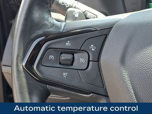 Used 2023 Chevrolet Bolt EUV LT w/ Comfort Package FWD image 7