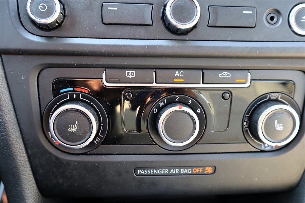 Used 2012 Volkswagen Jetta TDI FWD image 23