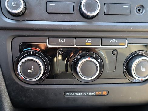 Used 2012 Volkswagen Jetta TDI FWD image 23