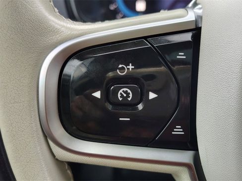 Certified 2024 Volvo XC90 T8 Plus w/ Protection Package Premier image 15