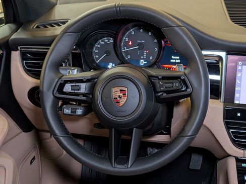 Certified 2026 Porsche Macan AWD/4WD image 13