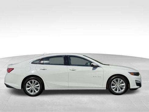 Used 2020 Chevrolet Malibu LT image 2