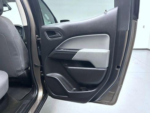 Used 2015 GMC Canyon 2WD Crew Cab w/ Convenience Package image 17