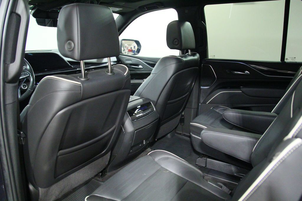 Used 2022 Cadillac Escalade Sport w/ LPO, Floor Liner Package AWD/4WD image 26