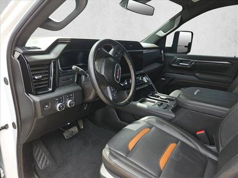Used 2025 GMC Sierra 2500 AT4 AWD/4WD image 16