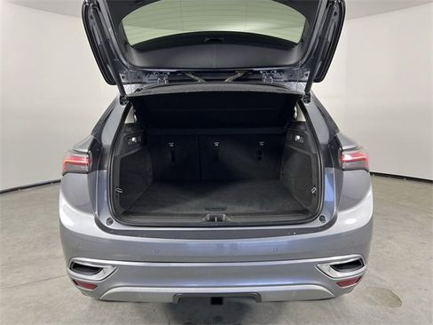 Certified 2022 Buick Envision Avenir w/ Technology Package II image 27