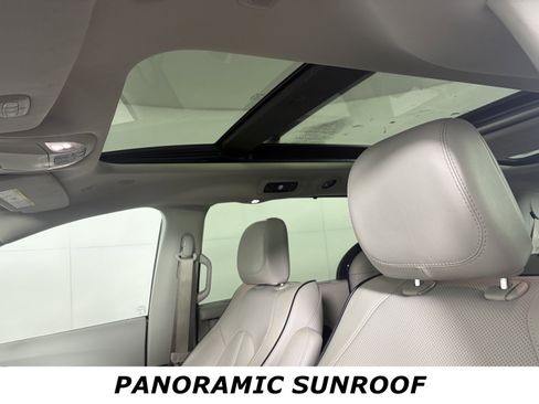 Used 2021 Chrysler Pacifica Limited w/ Premium & Safety Sphere Group image 7