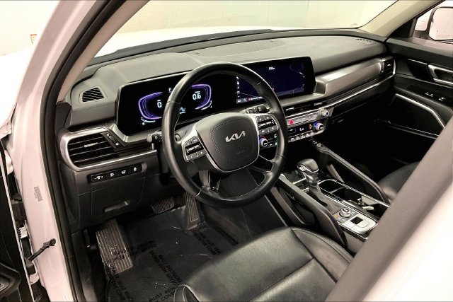Used 2025 Kia Telluride S AWD/4WD image 16