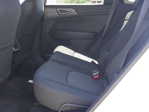 Used 2024 Kia Sportage LX AWD/4WD image 30