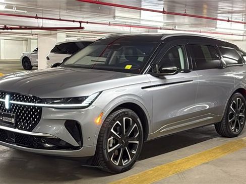 Used 2024 Lincoln Nautilus Reserve w/ Equipment Group 203A image 1