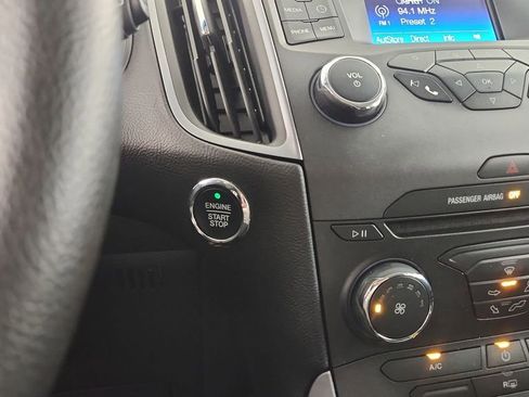 Used 2015 Ford Edge SE FWD image 16