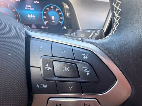 Used 2025 Volkswagen Atlas Cross Sport SE FWD image 21