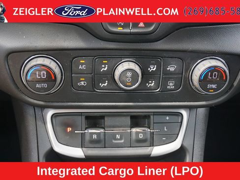 Used 2022 GMC Terrain SLT w/ Tech Package AWD/4WD image 23