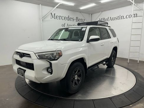 Used 2022 Toyota 4Runner Trail Special Edition AWD/4WD image 3