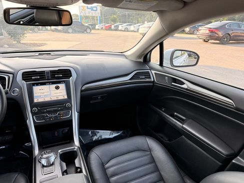 Used 2018 Ford Fusion SE w/ Equipment Group 602A FWD image 22