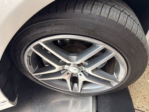 Used 2016 Mercedes-Benz S 550 4MATIC Sedan image 40