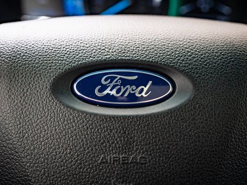 Used 2019 Ford Explorer Limited w/ Class III Trailer Tow Package image 25