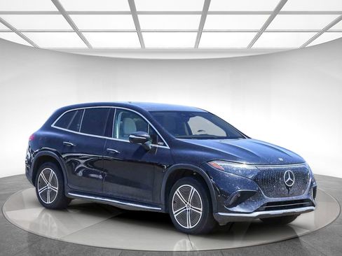 Used 2023 Mercedes-Benz EQS 450+ 4MATIC SUV image 4