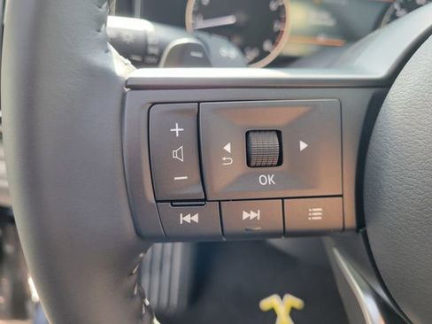 New 2025 Nissan Pathfinder SV image 19