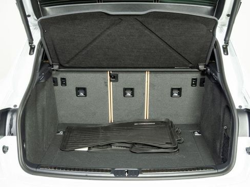 New 2026 Porsche Macan AWD/4WD image 31