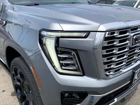 Used 2025 GMC Yukon Denali w/ Denali Reserve Package AWD/4WD image 26