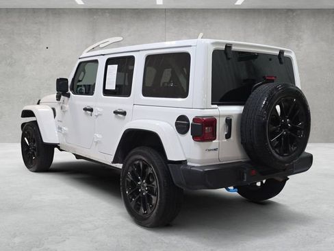 Used 2024 Jeep Wrangler Unlimited Sahara AWD/4WD image 14