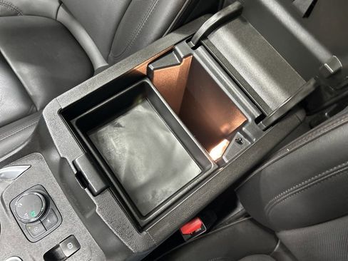 Used 2023 Chevrolet Traverse RS image 27