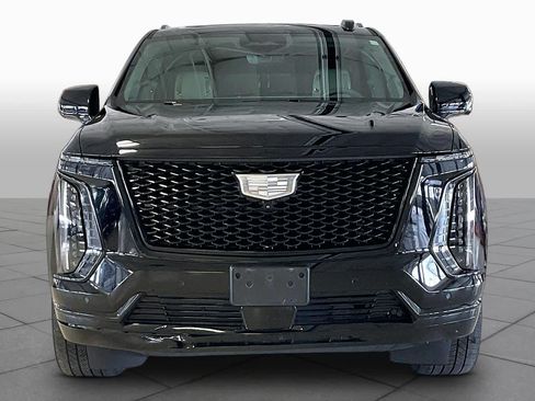 Used 2025 Cadillac Escalade Sport Platinum w/ LPO, ONYX Package AWD/4WD image 3