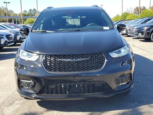 New 2026 Chrysler Pacifica Limited w/ S Appearance Package image 2