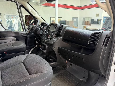 Used 2025 RAM ProMaster 2500 w/ Convenience Group FWD image 15