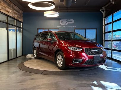 Used 2023 Chrysler Pacifica Touring-L
