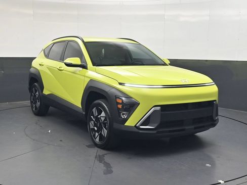 Used 2025 Hyundai Kona SEL AWD/4WD image 2