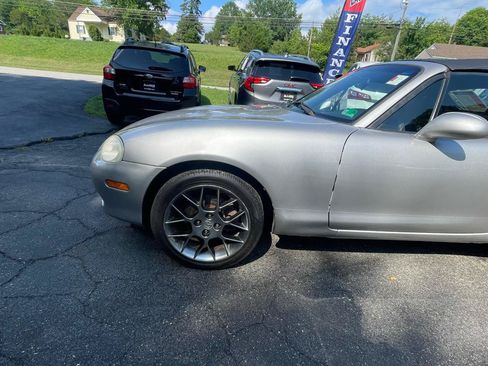 Used 2004 MAZDA MX-5 Miata w/ Cloth Azure Blue Pkg RWD image 2