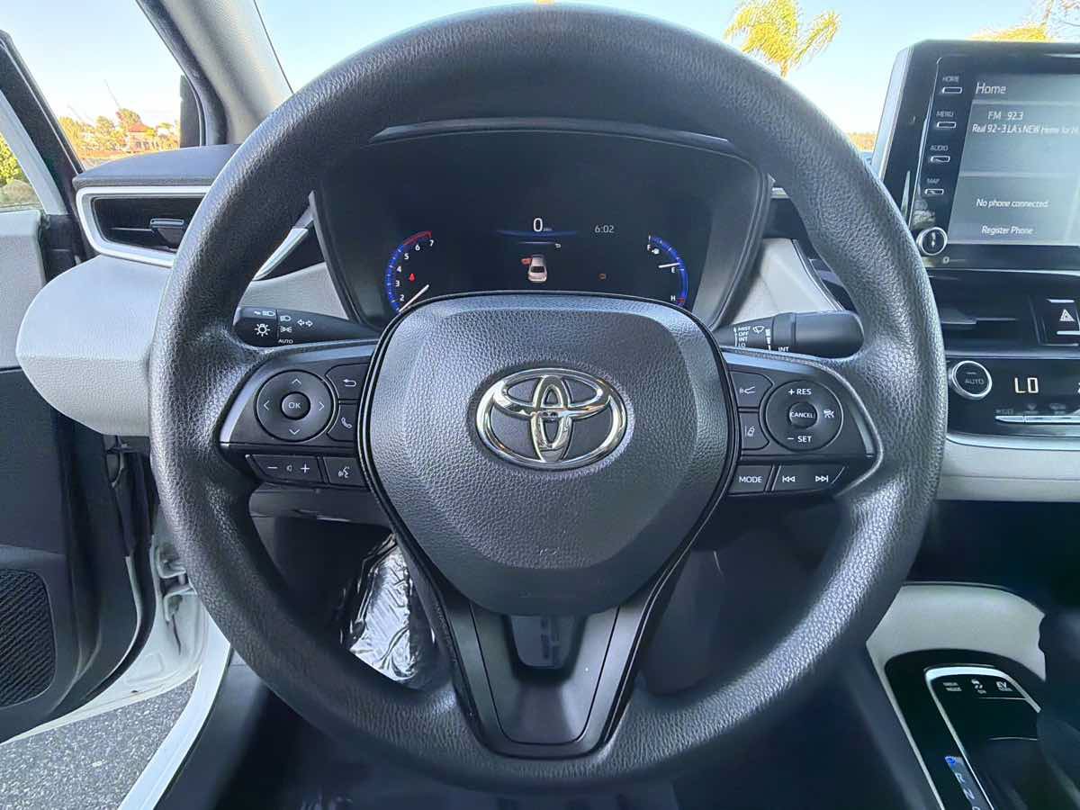 Used 2021 Toyota Corolla LE FWD image 23