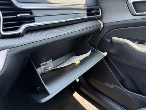 New 2025 Kia Sportage LX image 31