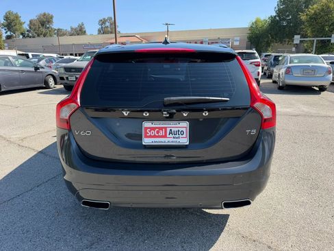 Used 2016 Volvo V60 T5 Premier w/ Convenience Package FWD image 4