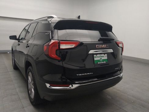 Used 2024 GMC Terrain SLT AWD/4WD image 5