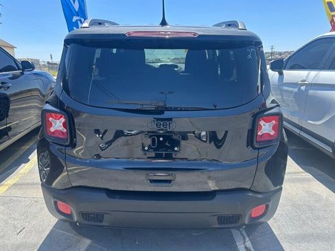 Used 2018 Jeep Renegade Altitude FWD image 28
