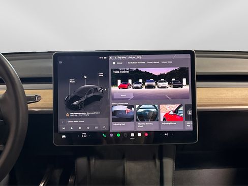 Used 2022 Tesla Model Y Performance image 27