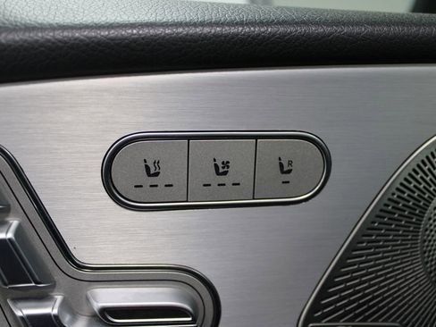 Used 2025 Mercedes-Benz GLS 450 4MATIC image 28