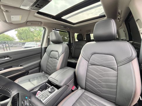 Used 2025 Nissan Pathfinder Platinum AWD/4WD image 20