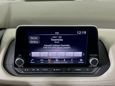 Used 2025 Nissan Rogue SV FWD image 21