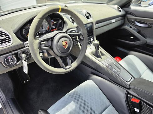 Used 2025 Porsche 718 Cayman GT4 RS RWD image 10