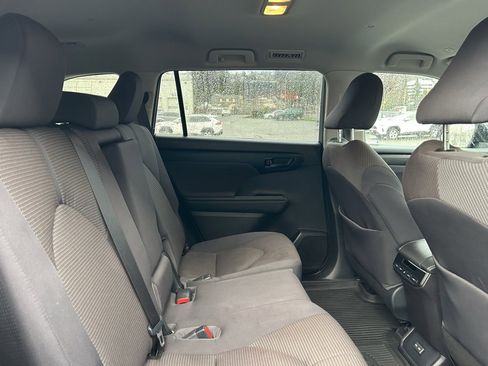 Certified 2023 Toyota Highlander L image 14