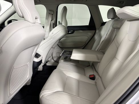 Used 2023 Volvo XC60 B5 Ultimate w/ Climate Package image 36