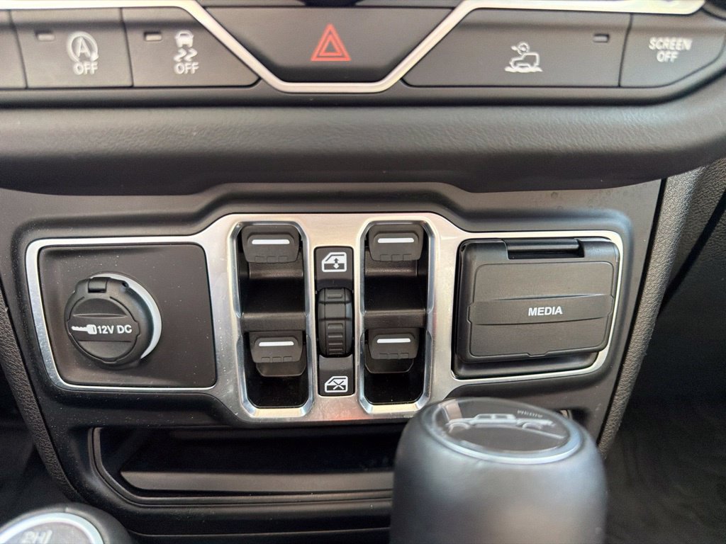 Used 2024 Jeep Gladiator Sport AWD/4WD image 23