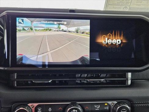 New 2025 Jeep Gladiator Rubicon w/ Convenience Group image 13