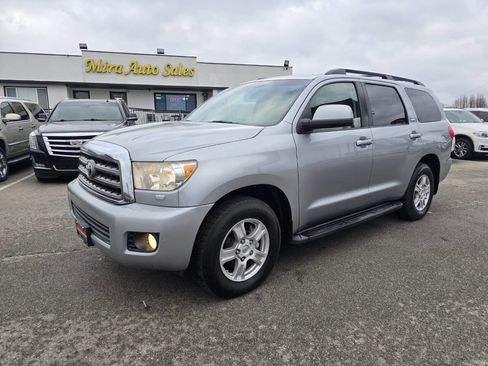 Used 2011 Toyota Sequoia SR5 image 2