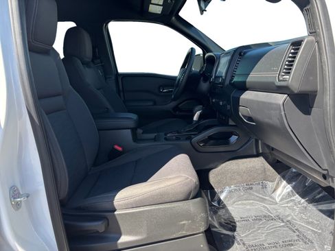 Used 2023 Nissan Frontier SV w/ Midnight Edition Package image 17